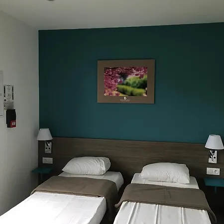Les Cottages De France Hotel 3*