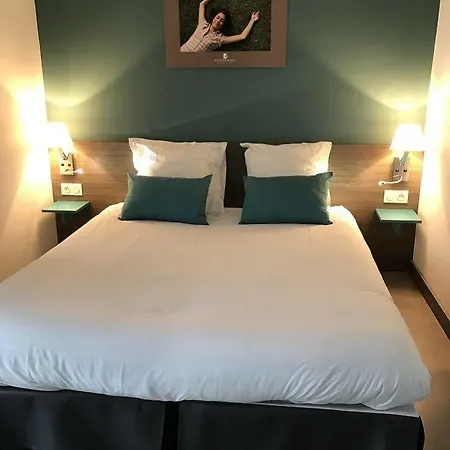 Les Cottages De France Hotel