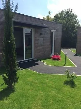 Les Cottages De France ロワシー・アン・フランス